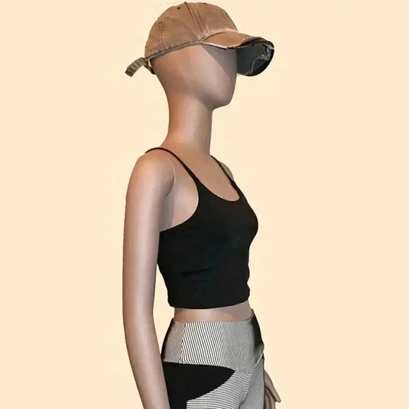 Tops - Black Spaghetti Strap Crop Tank Top Size Small‎ Athletic Workout Tops Basic Tops